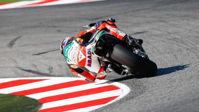 Stefan Bradl ficou com o nono tempo | <a href="https://quatrorodas.abril.com.br/moto/noticias/motogp-marquez-lidera-sexta-feira-misano-754019.shtml" rel="migration">Leia mais</a>