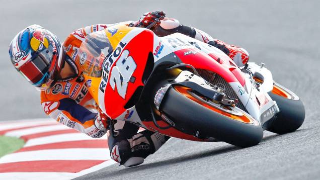 Dani Pedrosa se contentou com a terceira colocação | <a href="https://quatrorodas.abril.com.br/moto/noticias/motogp-lorenzo-triunfa-misano-754124.shtml" rel="migration">Leia mais</a>