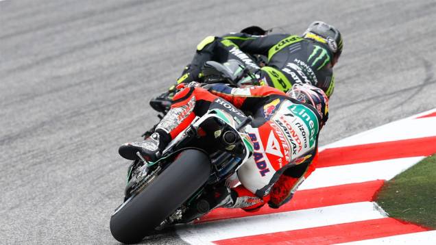 Stefan Bradl foi o quinto | <a href="https://quatrorodas.abril.com.br/moto/noticias/motogp-lorenzo-triunfa-misano-754124.shtml" rel="migration">Leia mais</a>