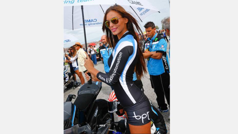 Veja as belas garotas da MotoGP, etapa de San Marino| <a href="https://quatrorodas.abril.com.br/moto/noticias/motogp-lorenzo-triunfa-misano-754124.shtml" rel="migration">Leia mais</a>