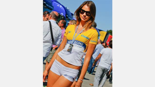 Veja as belas garotas da MotoGP, etapa de San Marino| <a href="https://quatrorodas.abril.com.br/moto/noticias/motogp-lorenzo-triunfa-misano-754124.shtml" rel="migration">Leia mais</a>