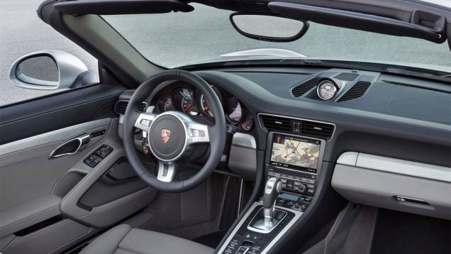 Ele faz de 0 a 100 km/h em 3,5 segundos | <a href="https://quatrorodas.abril.com.br/noticias/fabricantes/porsche-revela-911-turbo-turbo-s-cabriolet-754889.shtml" rel="migration">Leia mais</a> Ele faz de 0 a 100 km/h em 3,5 segundos | <a href="https://quatrorodas.abril.com.br/noticias/fabricantes/porsche-revela-911-turbo-turbo-s-cabriolet-754889.shtml" rel="migration">Leia mais</a>