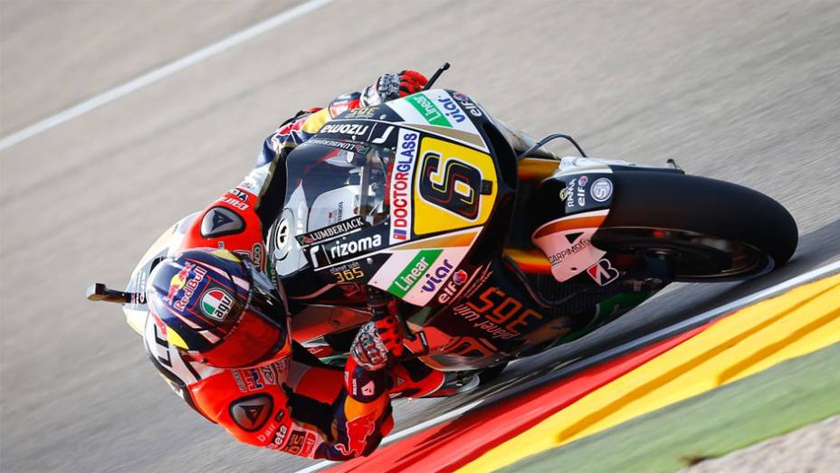 Stefan Bradl (LCR Honda MotoGP) foi a surpresa do dia, com o segundo melhor tempo | <a href="https://quatrorodas.abril.com.br/moto/noticias/motogp-marquez-lidera-sexta-feira-aragon-755443.shtml" rel="migration">Leia mais</a>