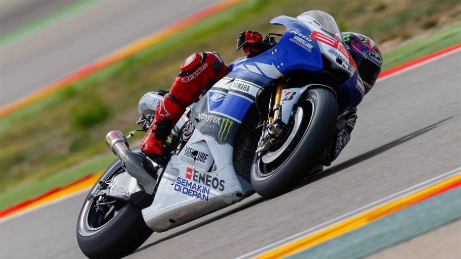 Jorge Lorenzo ficou com o segundo tempo, a apenas 10 milésimos de Márquez | <a href="https://quatrorodas.abril.com.br/moto/noticias/motogp-marquez-garante-pole-aragon-755537.shtml" rel="migration">Leia mais</a>