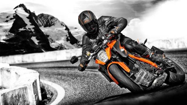 KTM revela 1290 Super Duke R 2014 | <a href="https://quatrorodas.abril.com.br/moto/noticias/ktm-revela-1290-super-duke-r-2014-755875.shtml" rel="migration">Leia mais</a>