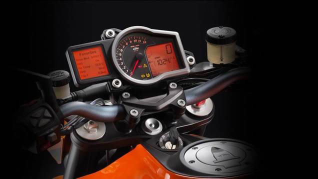 Detalhe do painel | <a href="https://quatrorodas.abril.com.br/moto/noticias/ktm-revela-1290-super-duke-r-2014-755875.shtml" rel="migration">Leia mais</a>