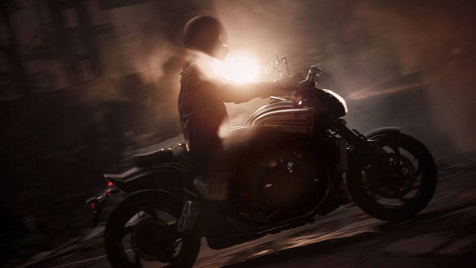 Com robustez e estilos &uacute;nicos, ela conta com um motor V4 de quatro tempos e 1.679 cilindradas | <a href="https://quatrorodas.abril.com.br/moto/noticias/tmax-destaque-yamaha-salao-duas-rodas-756402.shtml" rel="migration">Leia mais</a>