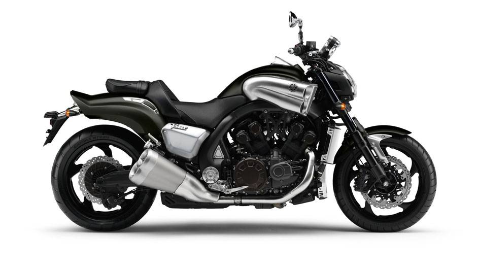 Moto pesa 310 kg, j&aacute; em ordem de marcha | <a href="https://quatrorodas.abril.com.br/moto/noticias/tmax-destaque-yamaha-salao-duas-rodas-756402.shtml" rel="migration">Leia mais</a>