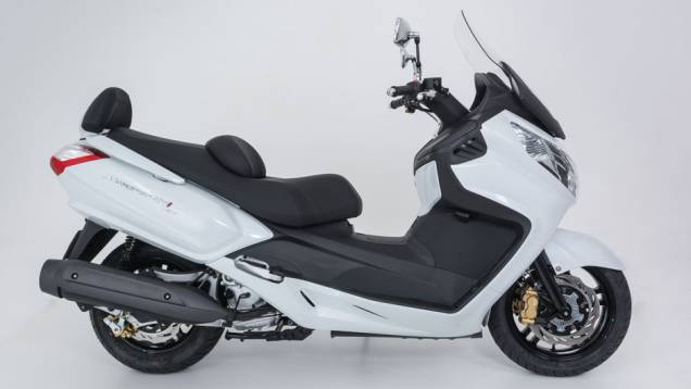 Modelo está equipado com rodas aro de 15 e 14 polegadas | <a href="https://quatrorodas.abril.com.br/moto/noticias/dafra-apresenta-novos-modelos-salao-duas-rodas-756438.shtml" rel="migration">Leia mais</a> Modelo está equipado com rodas aro de 15 e 14 polegadas | <a href="https://quatrorodas.abril.com.br/moto/noticias/dafra-apresenta-novos-modelos-salao-duas-rodas-756438.shtml" rel="migration">Leia mais</a>