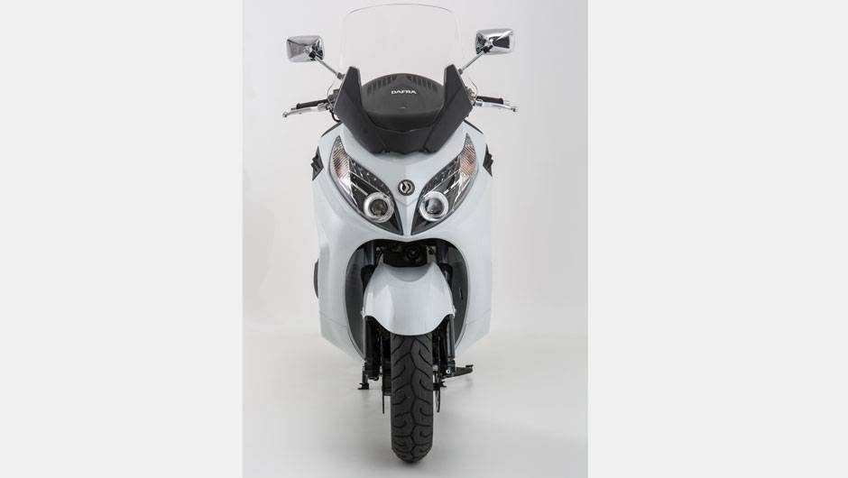 Os far&oacute;is duplos e as lanternas em LED valorizam o conjunto e aumentam a capacidade de ilumina&ccedil;&atilde;o e a seguran&ccedil;a | <a href="https://quatrorodas.abril.com.br/moto/noticias/dafra-apresenta-novos-modelos-salao-duas-rodas-756438.shtml" rel="migration">Leia mais</a>