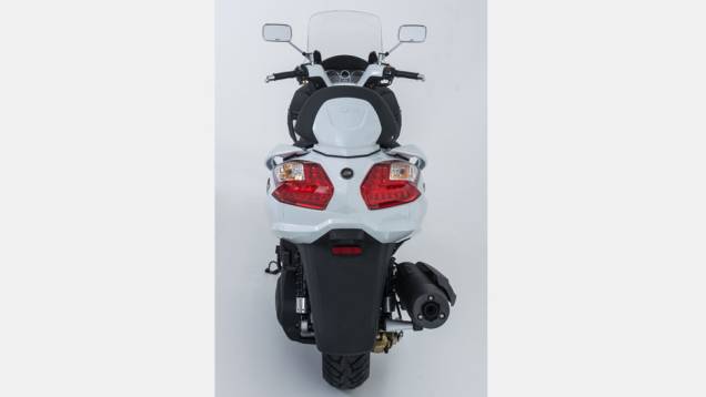 Detalhe da traseira | <a href="https://quatrorodas.abril.com.br/moto/noticias/dafra-apresenta-novos-modelos-salao-duas-rodas-756438.shtml" rel="migration">Leia mais</a> Detalhe da traseira | <a href="https://quatrorodas.abril.com.br/moto/noticias/dafra-apresenta-novos-modelos-salao-duas-rodas-756438.shtml" rel="migration">Leia mais</a>