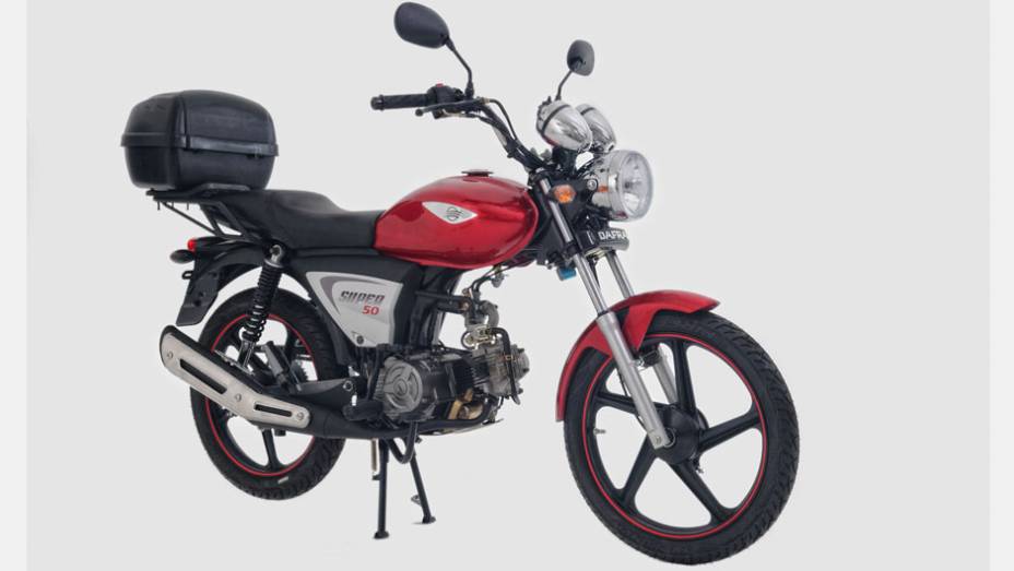 Dafra mostrou nova Super 50 no Salão Duas Rodas 2013 | <a href="https://quatrorodas.abril.com.br/moto/noticias/dafra-apresenta-novos-modelos-salao-duas-rodas-756438.shtml" rel="migration">Leia mais</a>