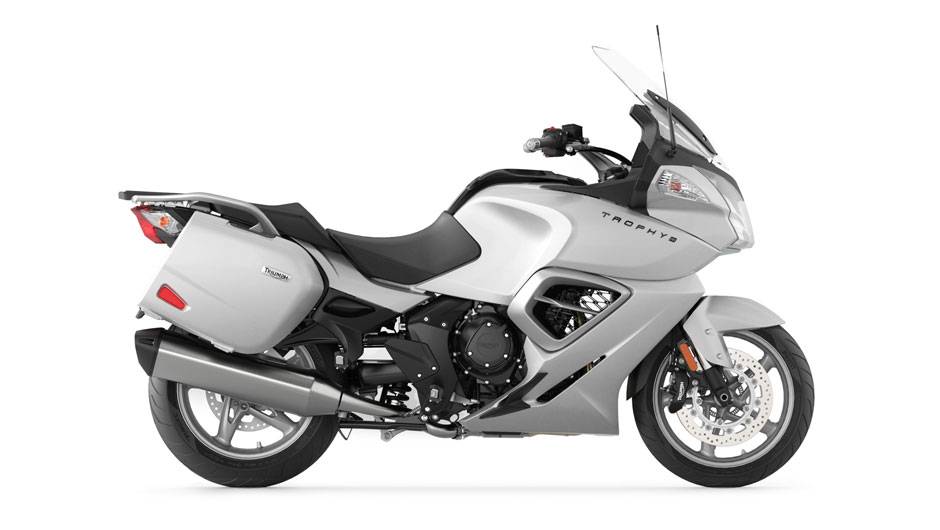 Seu motor &eacute; o mesmo tr&ecirc;s cilindros de 1.215 cc que equipa a Tiger Explorer | <a href="https://quatrorodas.abril.com.br/moto/noticias/triumph-revela-lancamentos-salao-duas-rodas-756393.shtml" rel="migration">Leia mais</a>