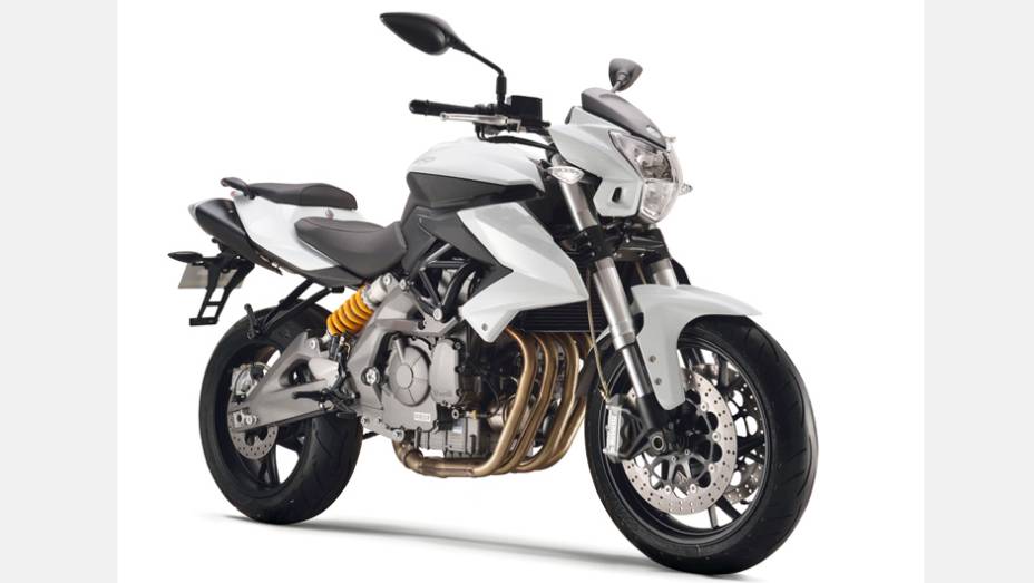 Benelli BN 600 será o modelo de entrada, custando R$ 24.690,00 | <a href="https://quatrorodas.abril.com.br/moto/noticias/benelli-faz-estreia-brasil-lancamento-sete-modelos-756802.shtml" rel="migration">Leia mais</a>