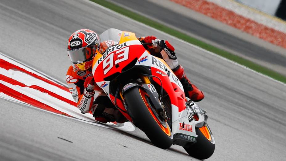 Marc Márquez conquista pole na Malásia, quarta consecutiva e oitava na temporada | <a href="https://quatrorodas.abril.com.br/moto/noticias/motogp-marquez-conquista-pole-malasia-756881.shtml" rel="migration">Leia mais</a>