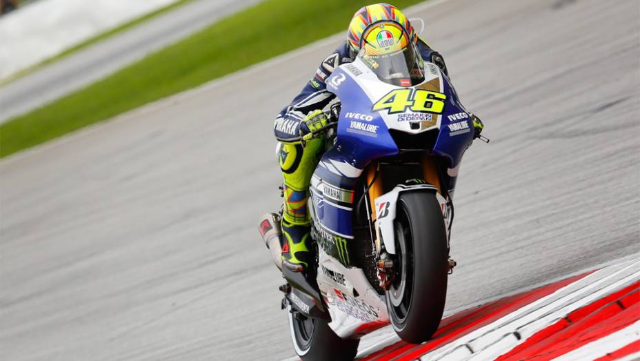 Valentino Rossi ficou com o quarto lugar em Sepang | <a href="https://quatrorodas.abril.com.br/moto/noticias/motogp-dani-pedrosa-vence-sepang-756916.shtml" rel="migration">Leia mais</a>