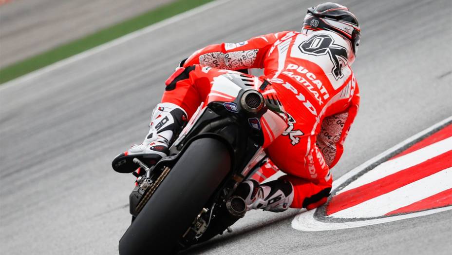 Andrea Dovizioso terminou o GP da Malásia em oitavo | <a href="https://quatrorodas.abril.com.br/moto/noticias/motogp-dani-pedrosa-vence-sepang-756916.shtml" rel="migration">Leia mais</a>