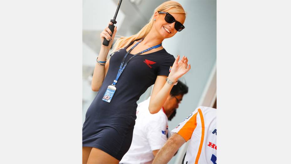 Veja as belas garotas da MotoGP da Malásia e saiba como foi a corrida | <a href="https://quatrorodas.abril.com.br/moto/noticias/motogp-dani-pedrosa-vence-sepang-756916.shtml" rel="migration">Leia mais</a>