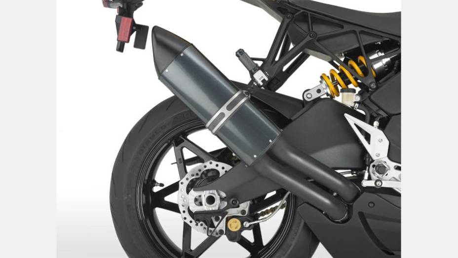 Detalhe do escapamento | <a href="https://quatrorodas.abril.com.br/moto/noticias/erik-buell-racing-apresenta-nova-1190rx-757464.shtml" rel="migration">Leia mais</a>