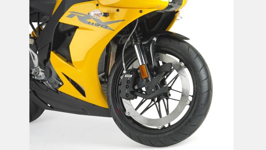 Detalhe do disco de freio dianteiro | <a href="https://quatrorodas.abril.com.br/moto/noticias/erik-buell-racing-apresenta-nova-1190rx-757464.shtml" rel="migration">Leia mais</a>