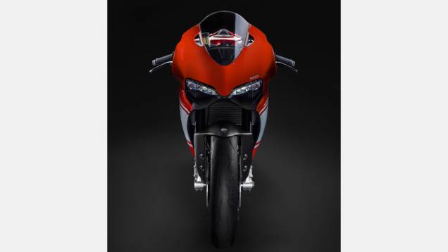 ... e um torque máximo de 13,66 mkgf | <a href="https://quatrorodas.abril.com.br/moto/noticias/ducati-revela-nova-1199-superleggera-757832.shtml" rel="migration">Leia mais</a>