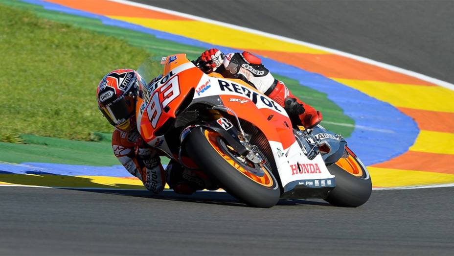 Marc Márquez conquistou sua nona pole position na temporada no GP de Valência | <a href="https://quatrorodas.abril.com.br/moto/noticias/motogp-marquez-largara-pole-valencia-759861.shtml" rel="migration">Leia mais</a>