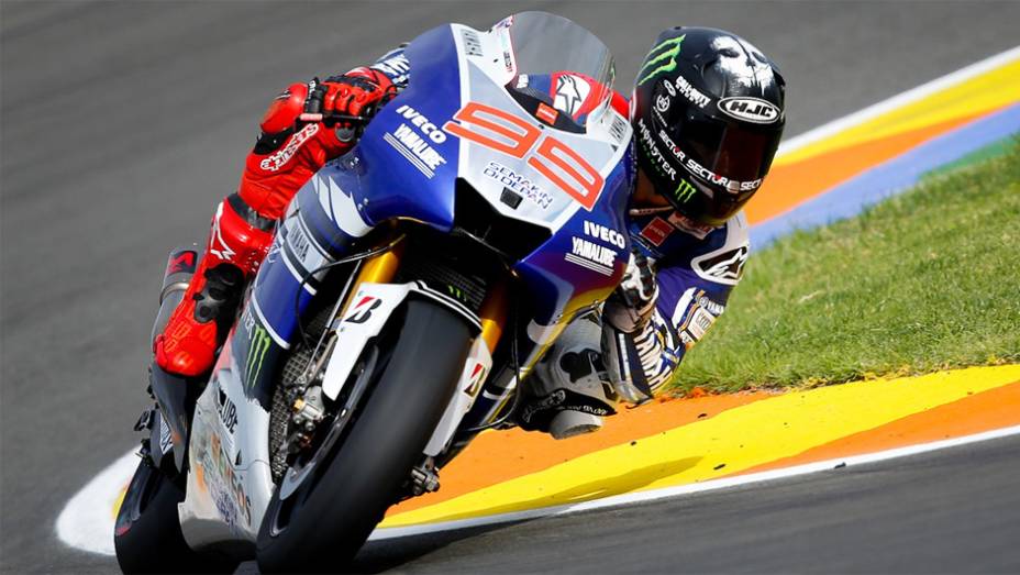 Mesmo com problemas, Lorenzo conseguiu o segundo melhor tempo | <a href="https://quatrorodas.abril.com.br/moto/noticias/motogp-marquez-largara-pole-valencia-759861.shtml" rel="migration">Leia mais</a>