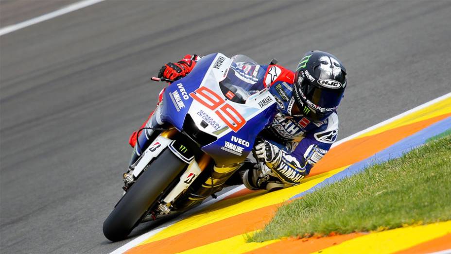 Jorge Lorenzo venceu em Valência, mas não impediu o título de marc Márquez | <a href="https://quatrorodas.abril.com.br/moto/noticias/lorenzo-vence-nao-impede-titulo-marquez-759873.shtml" rel="migration"></a>