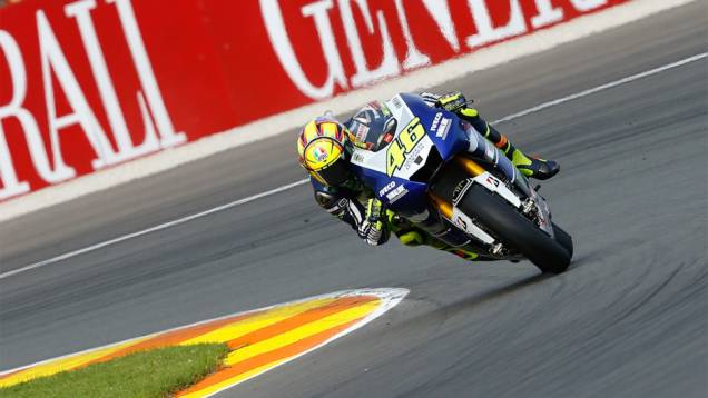 Rossi foi o quarto colocado em Valência | <a href="http://quatrorodas.abril.com.br/moto/noticias/lorenzo-vence-nao-impede-titulo-marquez-759873.shtml" rel="migration"></a>