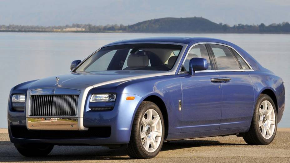 11) Rolls Royce Ghost - Valor do IPVA 2013: R$ 55.068 - Valor venal, segundo tabela Fipe: R$ 1.376.701 - Ano: 2012 - Carroque esse IPVA pagaria: Citroën C3 Excl. 1.6 VTi Start 16V Mec. (R$ 53.120)