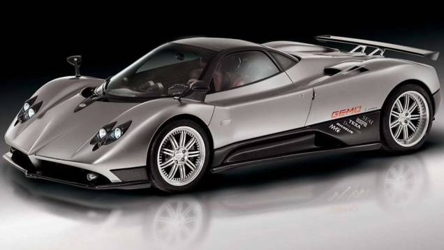 15) Pagani Zonda F - Valor do IPVA 2013: R$ 49.209 - Valor venal, segundo tabela Fipe: R$ 1.230.220 - Ano: 2007 - Carro que esse IPVA pagaria: Volkswagen Fox PRIME/Hghi. IMOTION 1.6 T. 8V (R$ 48.541) 15) Pagani Zonda F - Valor do IPVA 2013: R$ 49.209 - Valor venal, segundo tabela Fipe: R$ 1.230.220 - Ano: 2007 - Carro que esse IPVA pagaria: Volkswagen Fox PRIME/Hghi. IMOTION 1.6 T. 8V (R$ 48.541)