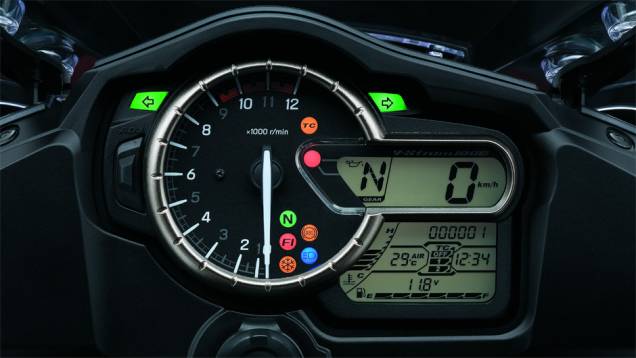 Além do sistema de freios antiblocante, a nova big trail da Suzuki conta com controle de tração ajustável em três modos | <a href="https://quatrorodas.abril.com.br/moto/noticias/suzuki-v-strom-1000-abs-chega-ao-brasil-junho-764535.shtml" rel="migration">Leia mais</a> Além do sistema de freios antiblocante, a nova big trail da Suzuki conta com controle de tração ajustável em três modos | <a href="https://quatrorodas.abril.com.br/moto/noticias/suzuki-v-strom-1000-abs-chega-ao-brasil-junho-764535.shtml" rel="migration">Leia mais</a>