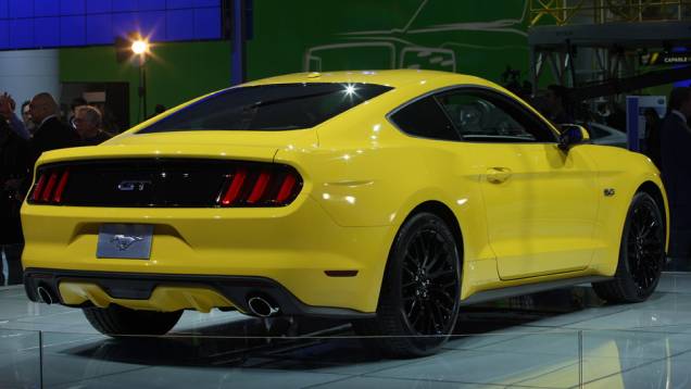 Ford Mustang GT | <a href="https://quatrorodas.abril.com.br/noticias/saloes/detroit-2014" rel="migration">Tudo sobre o Salão!</a>