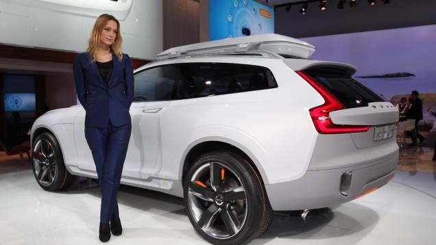 Volvo XC concept | <a href="https://quatrorodas.abril.com.br/noticias/saloes/detroit-2014/volvo-revelara-concept-xc-coupe-detroit-767556.shtml" rel="migration">Leia mais</a>