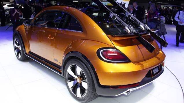 VW Beetle Dune concept | <a href="https://quatrorodas.abril.com.br/noticias/saloes/detroit-2014/vw-mostrara-beetle-dune-eua-768078.shtml" rel="migration">Leia Mais</a>