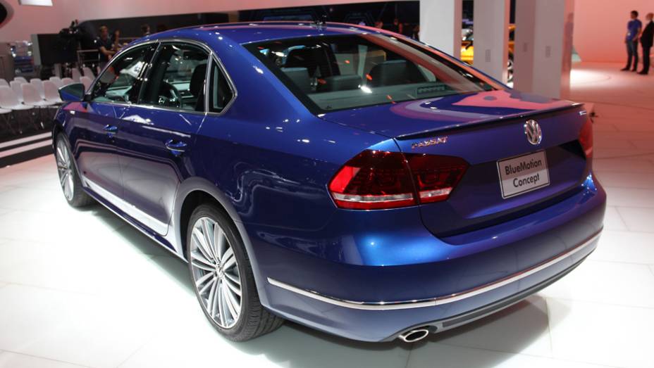 VW Passat Bluemotion | <a href="https://quatrorodas.abril.com.br/noticias/saloes/detroit-2014/vw-tera-passat-bluemotion-detroit-768175.shtml" rel="migration">Leia Mais</a>