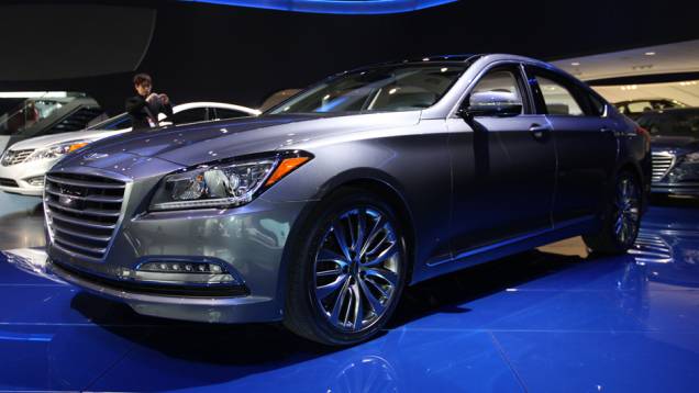 Hyundai Genesis | <a href="https://quatrorodas.abril.com.br/noticias/saloes/detroit-2014/hyundai-apresenta-renovado-genesis-761395.shtml" rel="migration">Leia Mais</a>