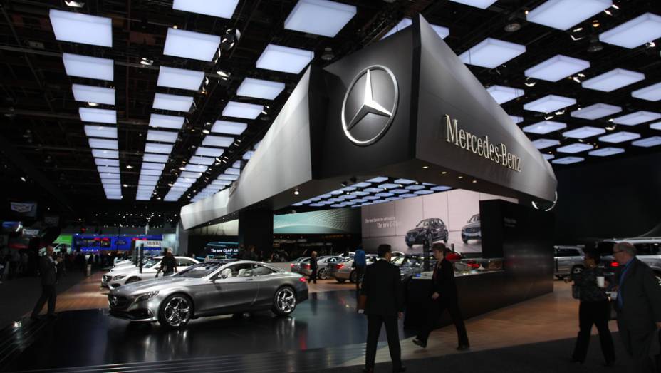 Estande da Mercedes-Benz | <a href="https://quatrorodas.abril.com.br/noticias/saloes/detroit-2014" rel="migration">Tudo sobre o Salão de Detroit!</a>