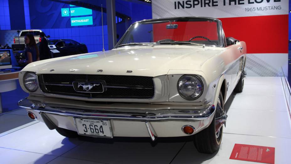 Ford Mustang 1965 | <a href="https://quatrorodas.abril.com.br/noticias/saloes/detroit-2014" rel="migration">Tudo sobre o Salão de Detroit!</a>