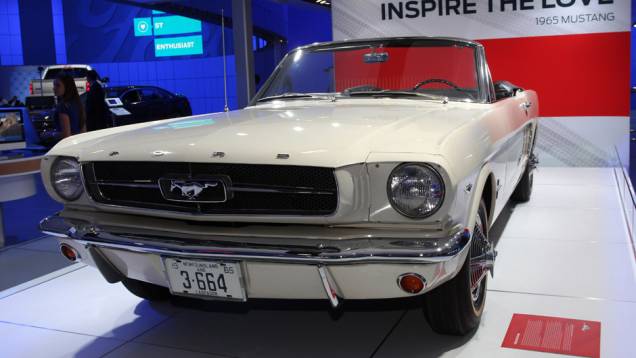 Ford Mustang 1965 | <a href="https://quatrorodas.abril.com.br/noticias/saloes/detroit-2014" rel="migration">Tudo sobre o Salão de Detroit!</a>