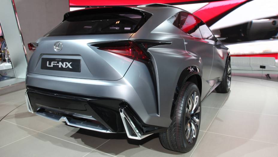 Lexus LF-NX | <a href="https://quatrorodas.abril.com.br/noticias/saloes/detroit-2014" rel="migration">Tudo sobre o Salão de Detroit!</a>