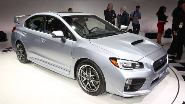 Subaru WRX STI | <a href="https://quatrorodas.abril.com.br/noticias/saloes/detroit-2014/subaru-apresenta-wrx-sti-770456.shtml" rel="migration">Leia Mais</a>