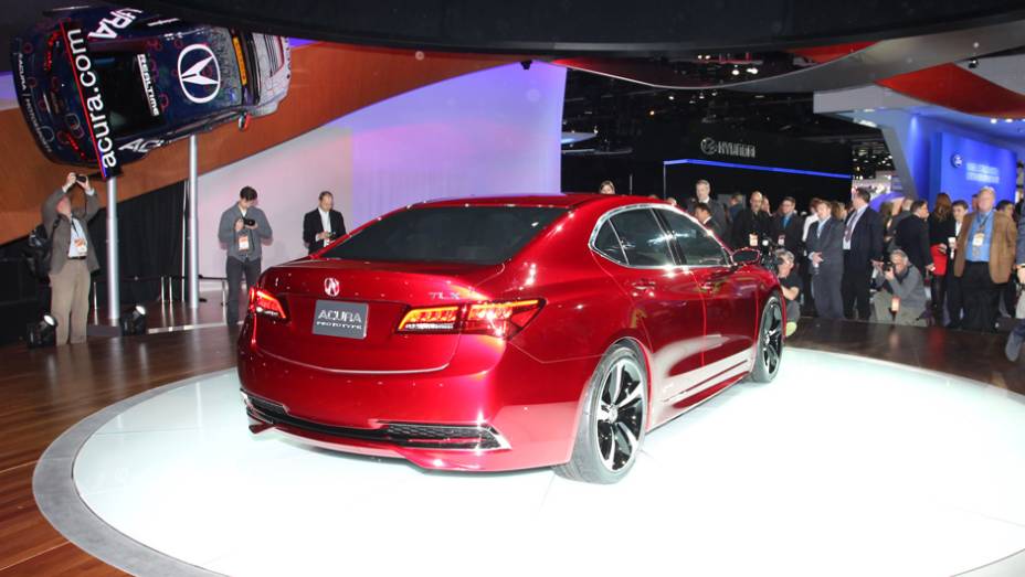 Acura TLX Prototype | <a href="https://quatrorodas.abril.com.br/noticias/saloes/detroit-2014/acura-apresenta-tlx-prototype-770463.shtml" rel="migration">Leia Mais</a>