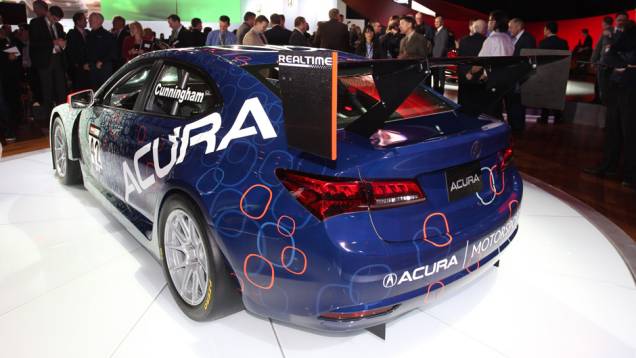 Acura TLX Prototype | <a href="https://quatrorodas.abril.com.br/noticias/saloes/detroit-2014/acura-apresenta-tlx-prototype-770463.shtml" rel="migration">Leia Mais</a>