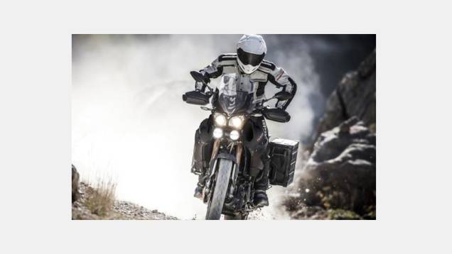 Setas em LED também foram adicionadas, assim como um novo guidão e alumínio | <a href="https://quatrorodas.abril.com.br/moto/noticias/nova-yamaha-super-tenere-es-surge-canada-771544.shtml" rel="migration">Leia mais</a> Setas em LED também foram adicionadas, assim como um novo guidão e alumínio | <a href="https://quatrorodas.abril.com.br/moto/noticias/nova-yamaha-super-tenere-es-surge-canada-771544.shtml" rel="migration">Leia mais</a>