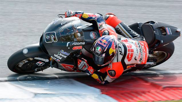 O alemão Stefan Bradl foi o sexto melhor nesta terça-feira | <a href="https://quatrorodas.abril.com.br/moto/noticias/motogp-marquez-lidera-primeiro-dia-testes-sepang-772341.shtml" rel="migration">Leia mais</a>