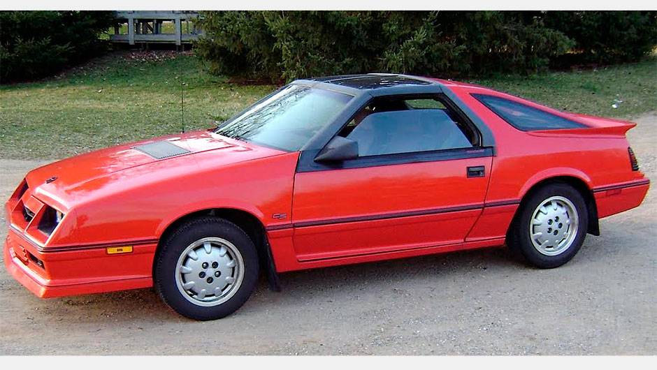 Daytona (1984) - Provavelmente o mais atraente carro K, conseguia tirar de seu motor de quatro cilindros 142 cv na vers&atilde;o turbo. Esportividade de Detroit p&oacute;s-crise do petr&oacute;leo...