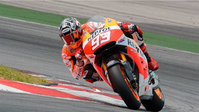 Marc Márquez foi o mais rápido no segundo dia de testes em Sepang com o tempo de 1:59.926 | <a href="https://quatrorodas.abril.com.br/moto/noticias/motogp-marquez-domina-sepang-dia-772483.shtml" rel="migration">Leia mais</a>