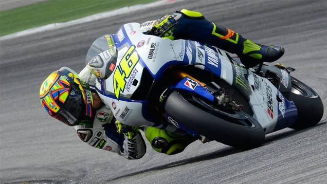 Valentino Rossi mostrou que ainda tem fôlego e ficou em segundo | <a href="https://quatrorodas.abril.com.br/moto/noticias/motogp-marc-marquez-insuperavel-malasia-772574.shtml" rel="migration">Leia mais</a>