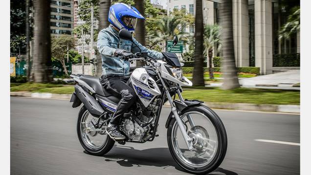 Na versão ED, com freio a disco na roda dianteira e ajuste de guidão, motocicleta custará R$ 9.350,00 | <a href="https://quatrorodas.abril.com.br/moto/noticias/yamaha-lanca-crosser-150-r-9-050-00-773044.shtml" rel="migration">Leia mais</a>